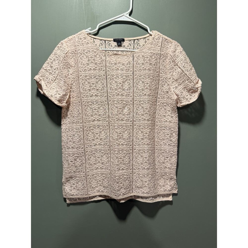 Ann Taylor Small Lace Knit Crochet Pink Shirt Light Pink EXCELLENT